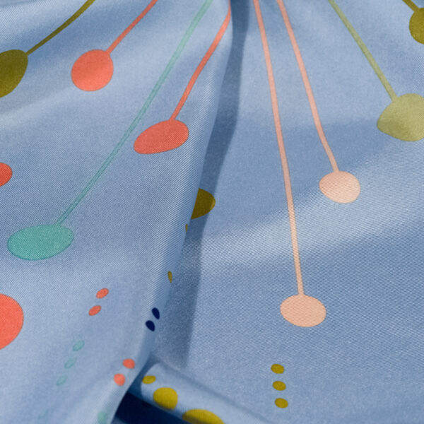 Seide Twill Foulard Espace Du Monde in den Farben Champs de Bouche Jeans Blau Orange Rot Creme